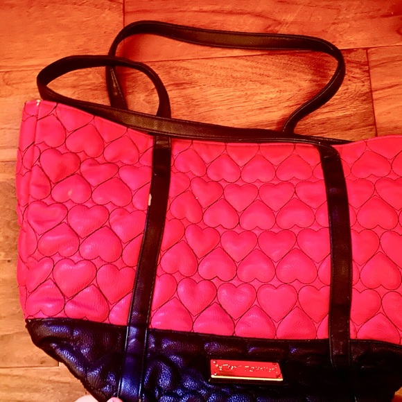 Hot pink and black faux leather Betsey Johnson tote - Picture 2 of 4